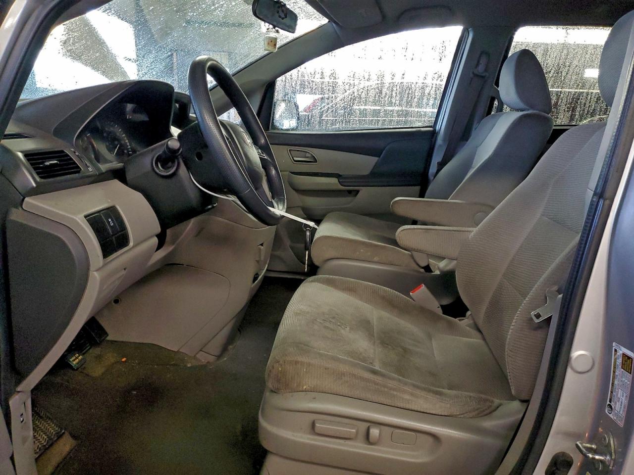 2012 HONDA ODYSSEY LX photo 13