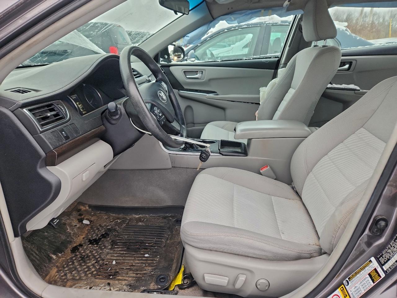 2017 TOYOTA CAMRY LE photo 7
