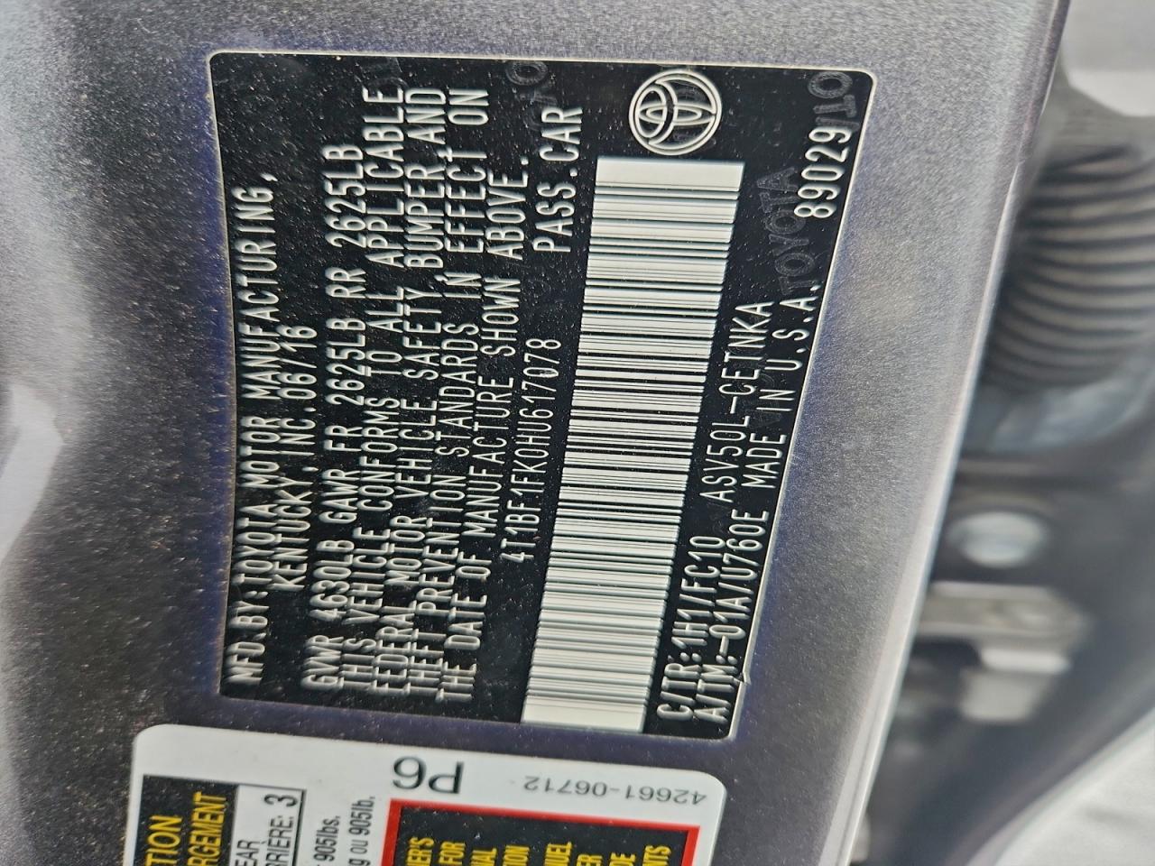 2017 TOYOTA CAMRY LE photo 12