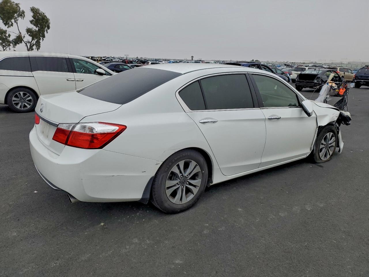 2013 HONDA ACCORD LX photo 3