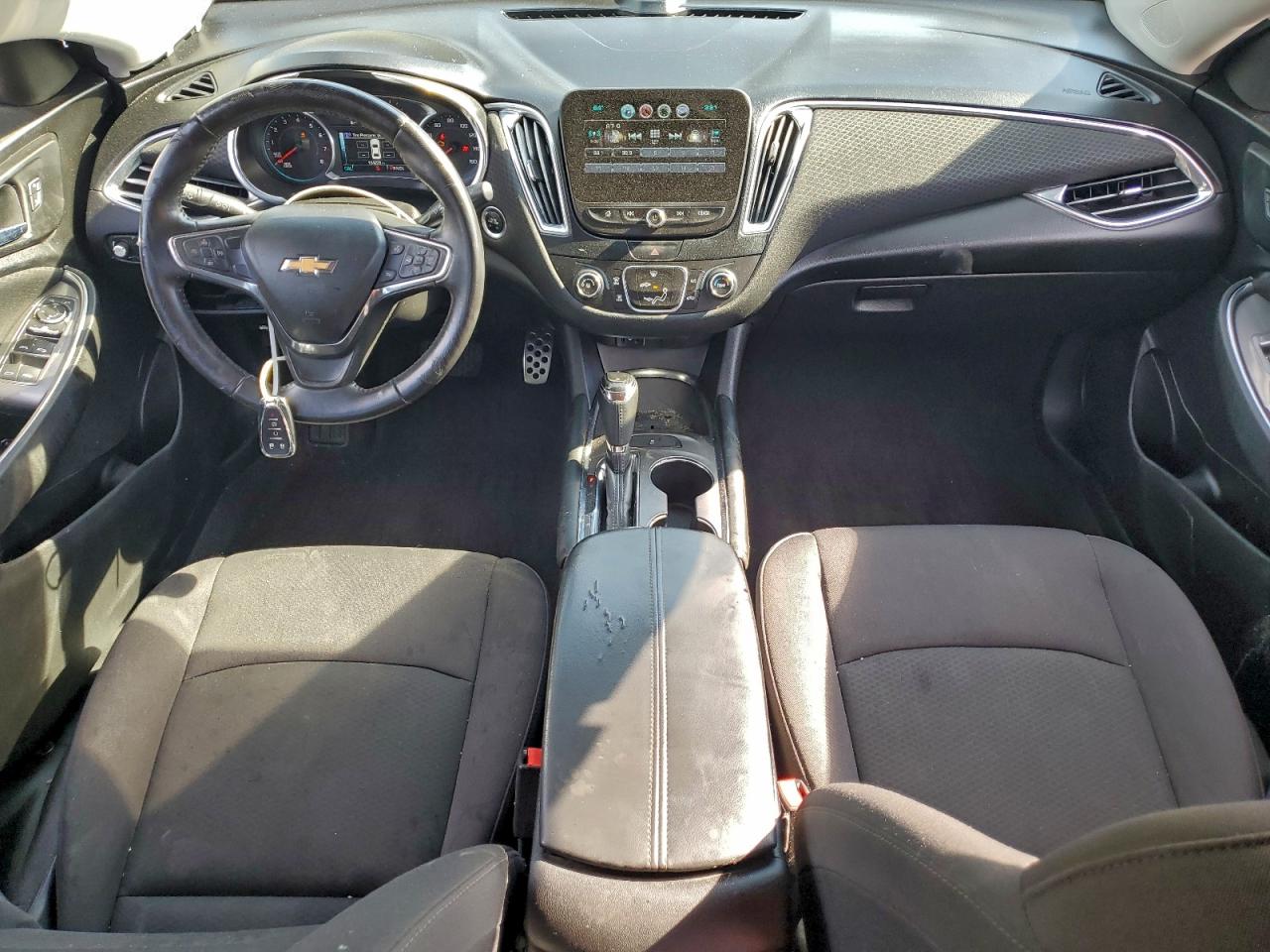 2017 CHEVROLET MALIBU LT photo 8