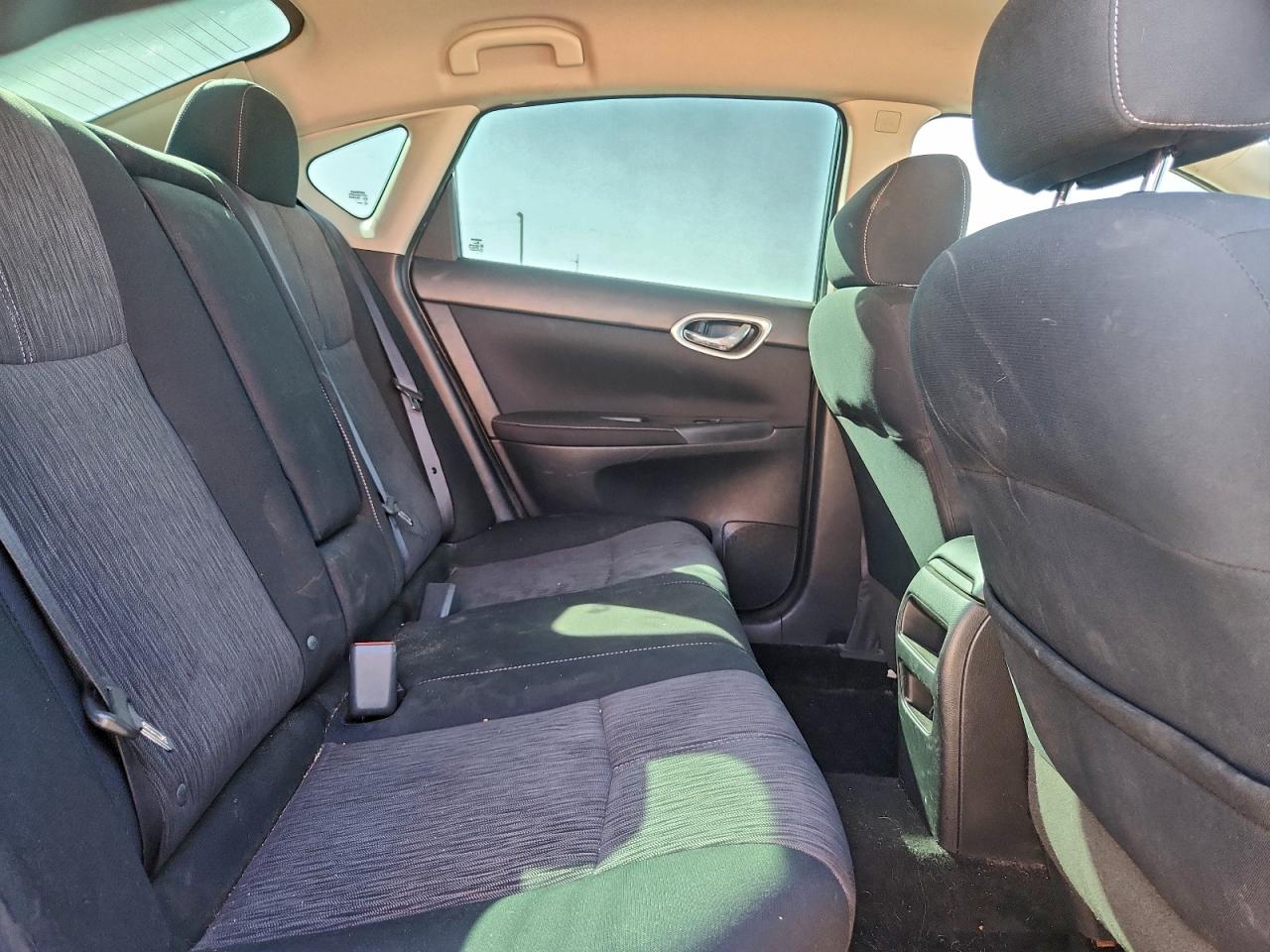 2015 NISSAN SENTRA S photo 10