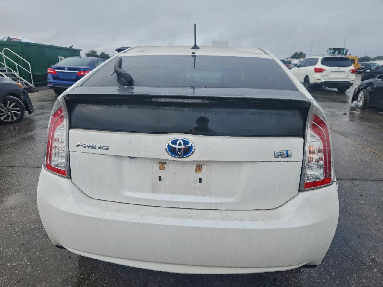2013 TOYOTA PRIUS photo 11