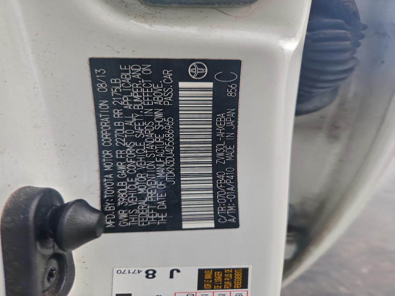 2013 TOYOTA PRIUS photo 25