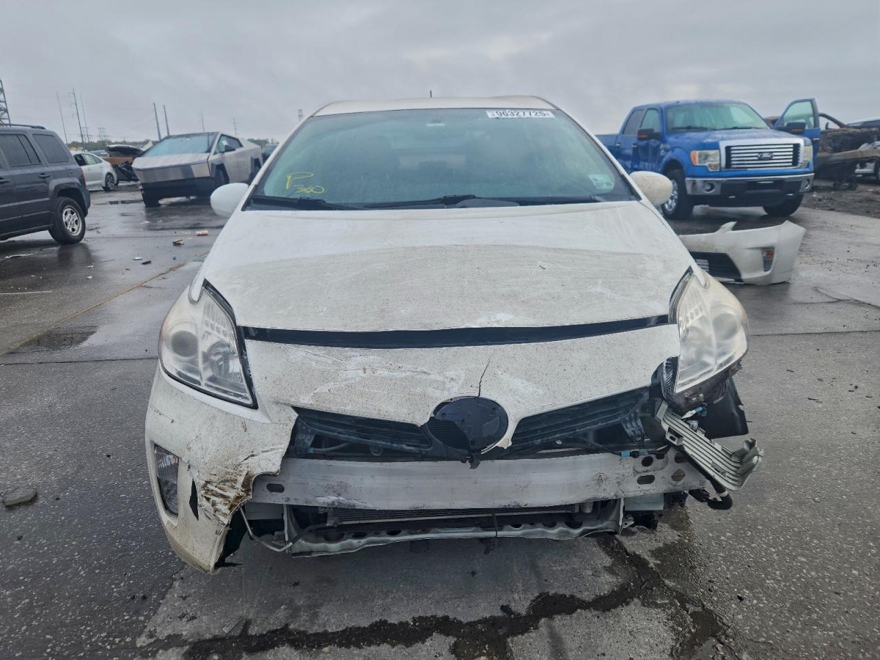 2013 TOYOTA PRIUS photo 9