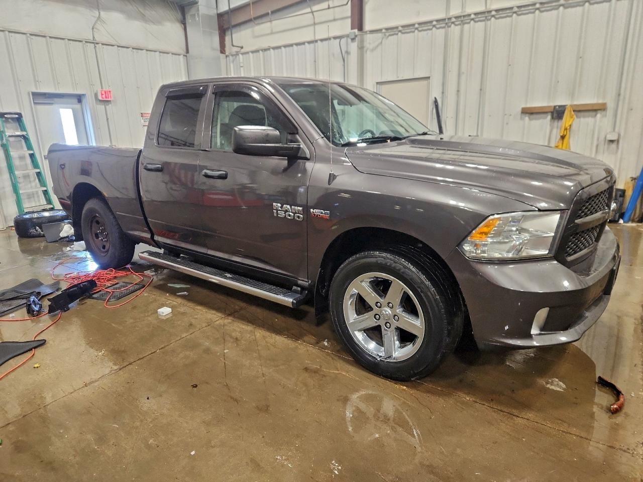 2014 RAM 1500 ST photo 4