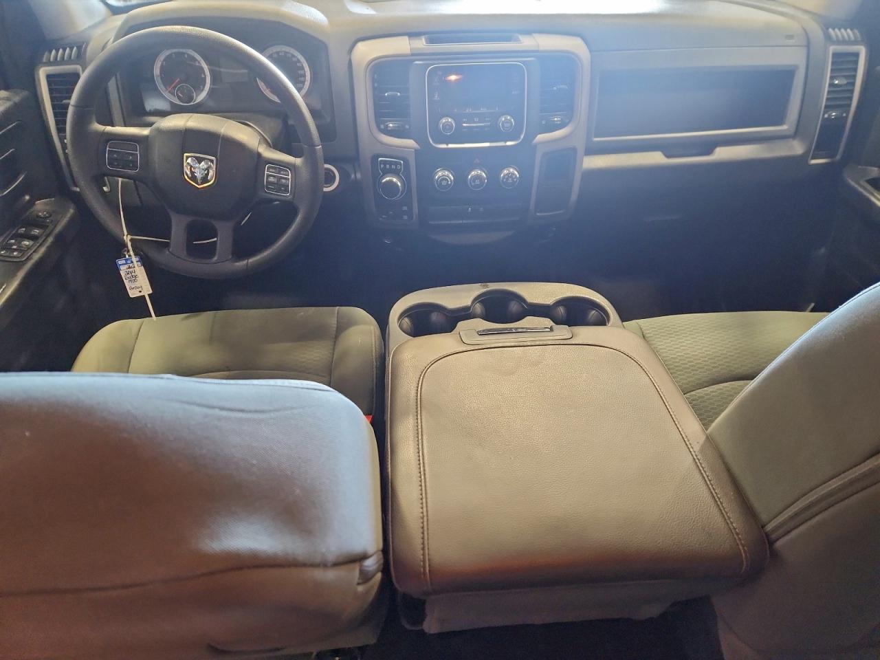 2014 RAM 1500 ST photo 8