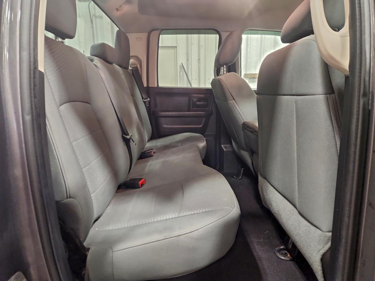 2014 RAM 1500 ST photo 10