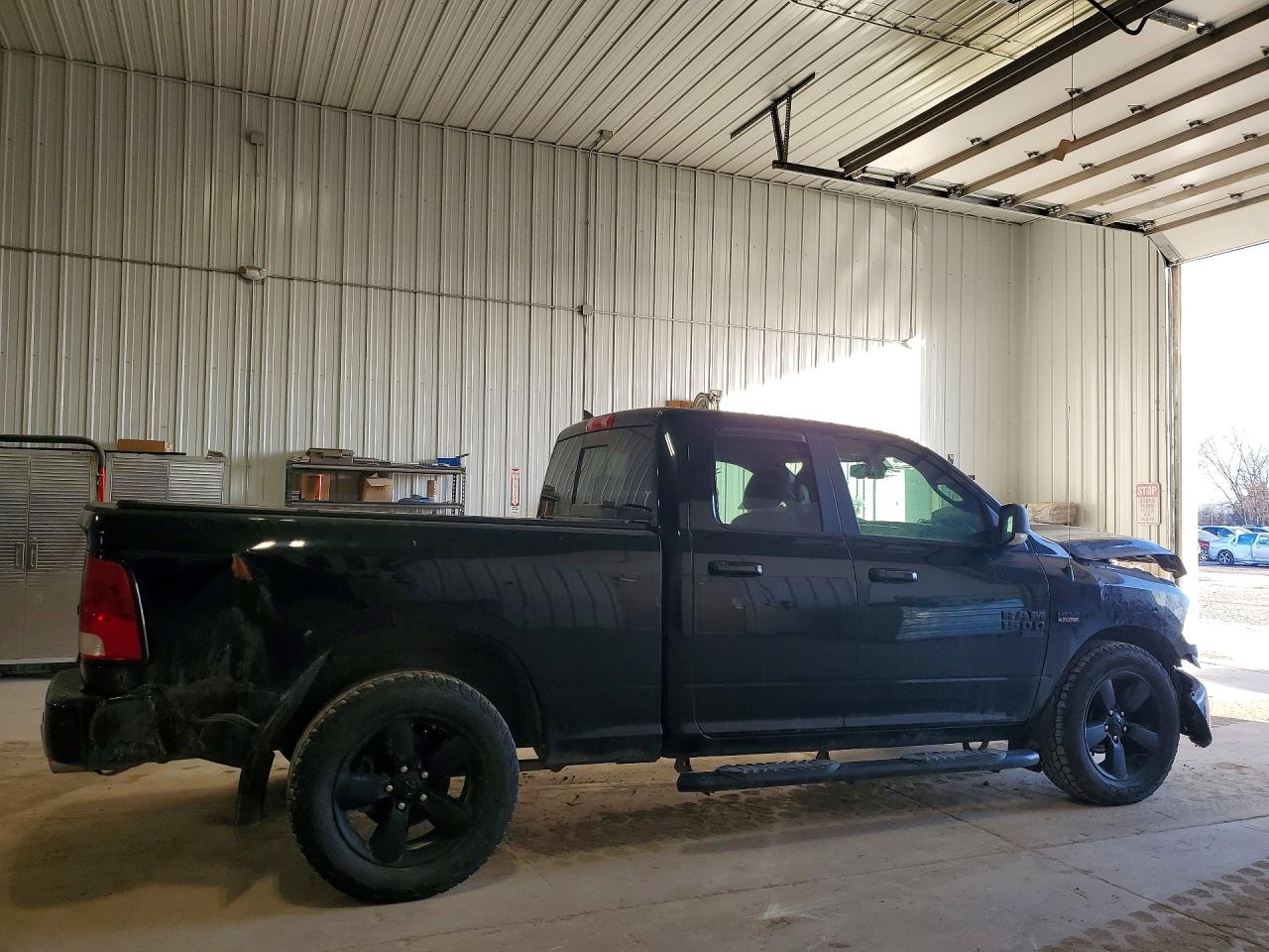 2019 RAM 1500 CLASSIC SLT photo 6