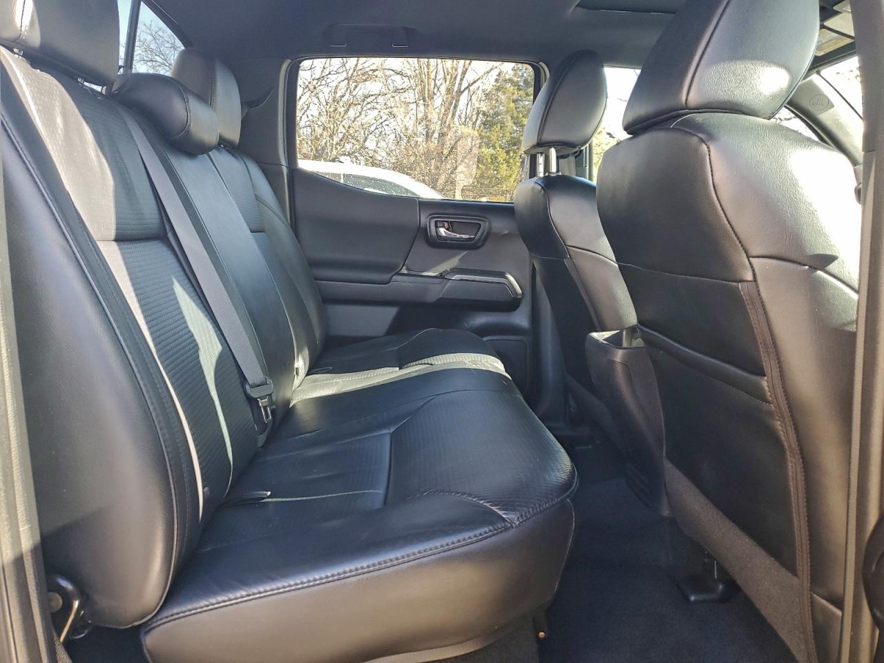 2019 TOYOTA TACOMA DOUBLE CAB photo 10