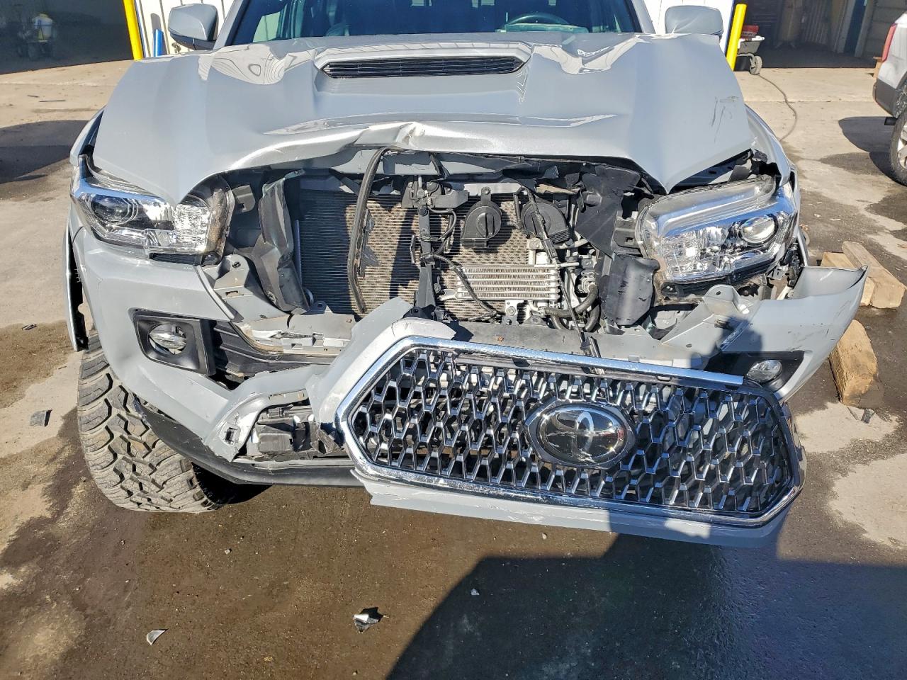 2019 TOYOTA TACOMA DOUBLE CAB photo 11