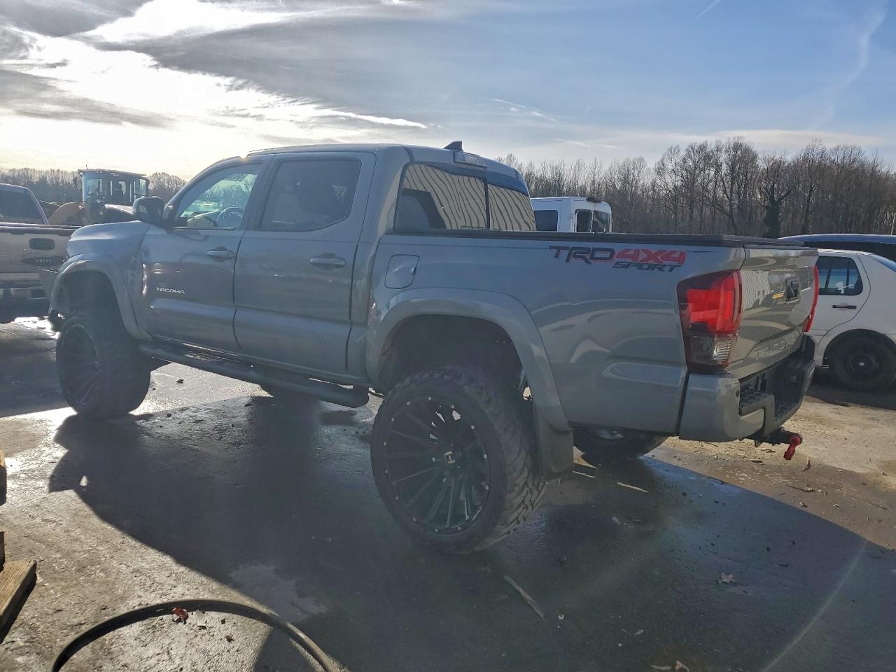 2019 TOYOTA TACOMA DOUBLE CAB photo 2