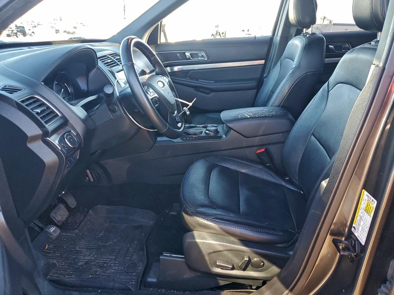2018 FORD EXPLORER XLT photo 7