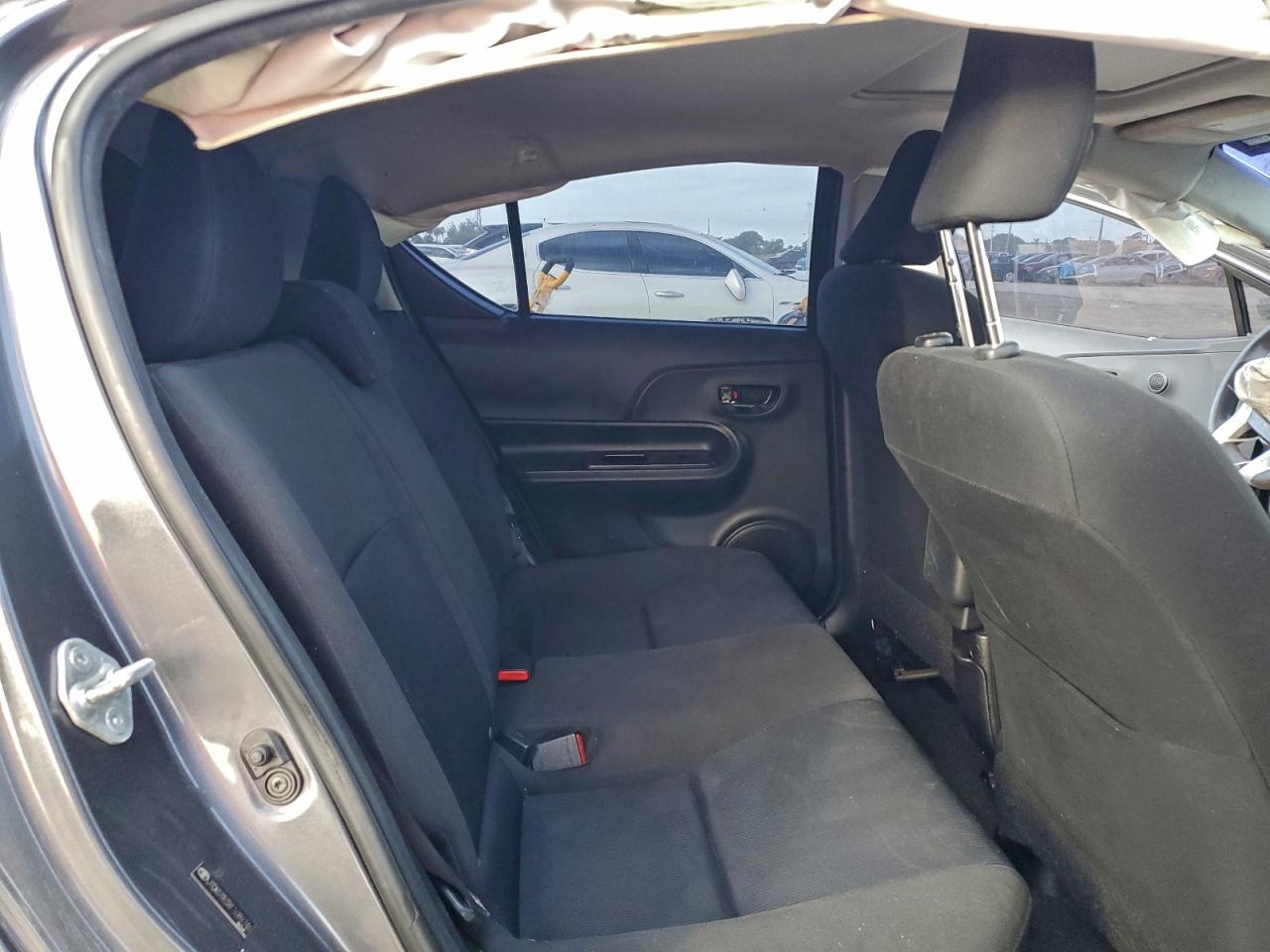 2015 TOYOTA PRIUS C photo 28
