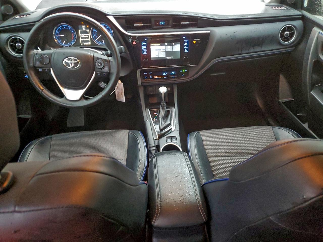 2017 TOYOTA COROLLA L photo 8