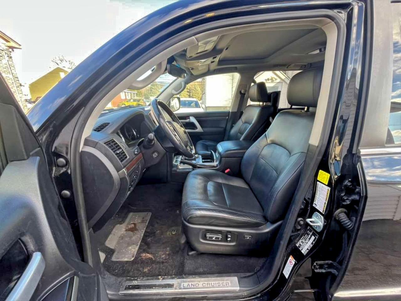 2017 TOYOTA LAND CRUISER photo 17
