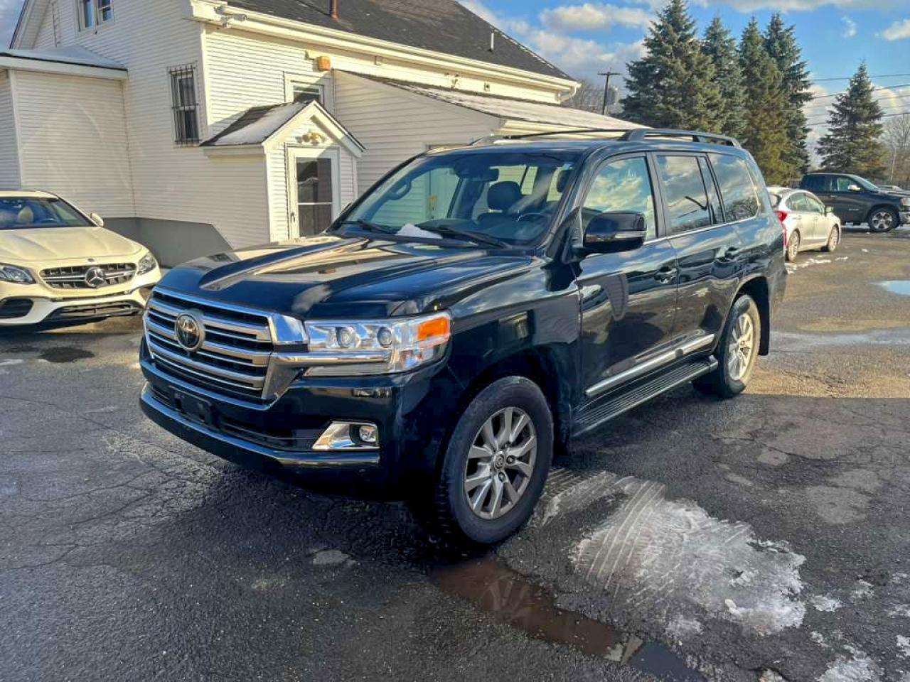 2017 TOYOTA LAND CRUISER