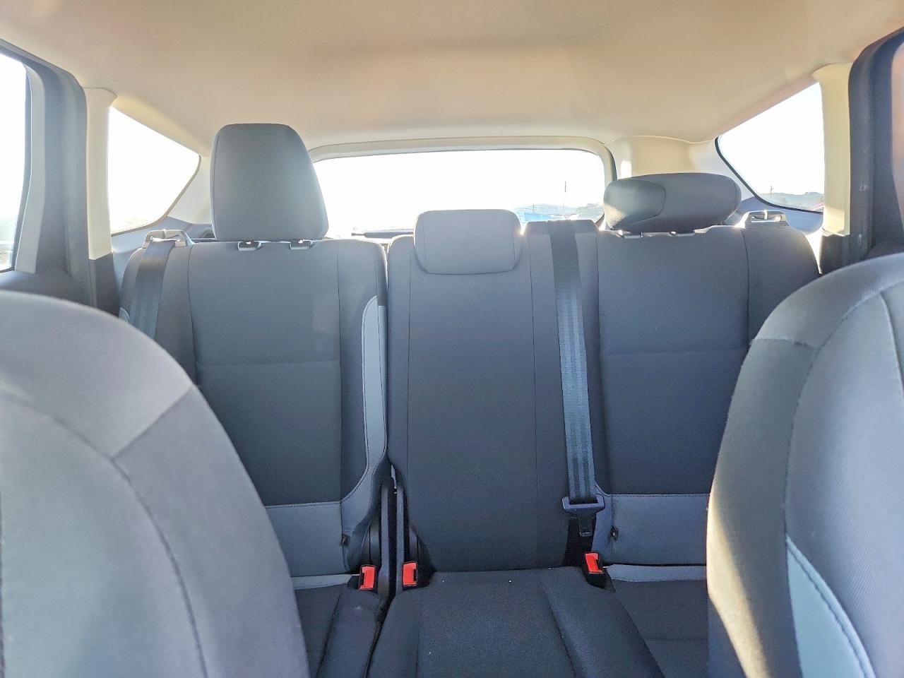 2016 FORD ESCAPE S photo 19