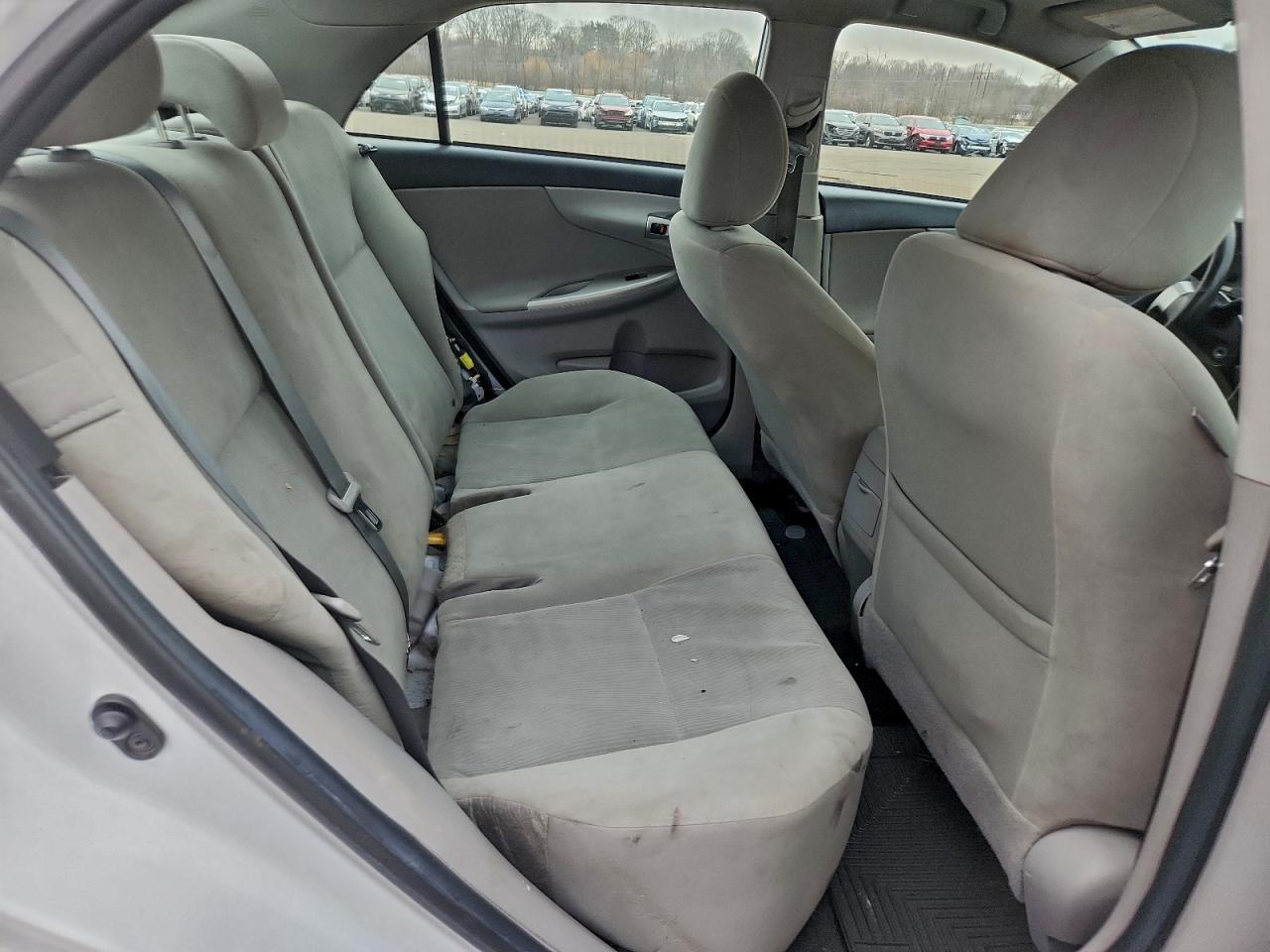 2013 TOYOTA COROLLA photo 10