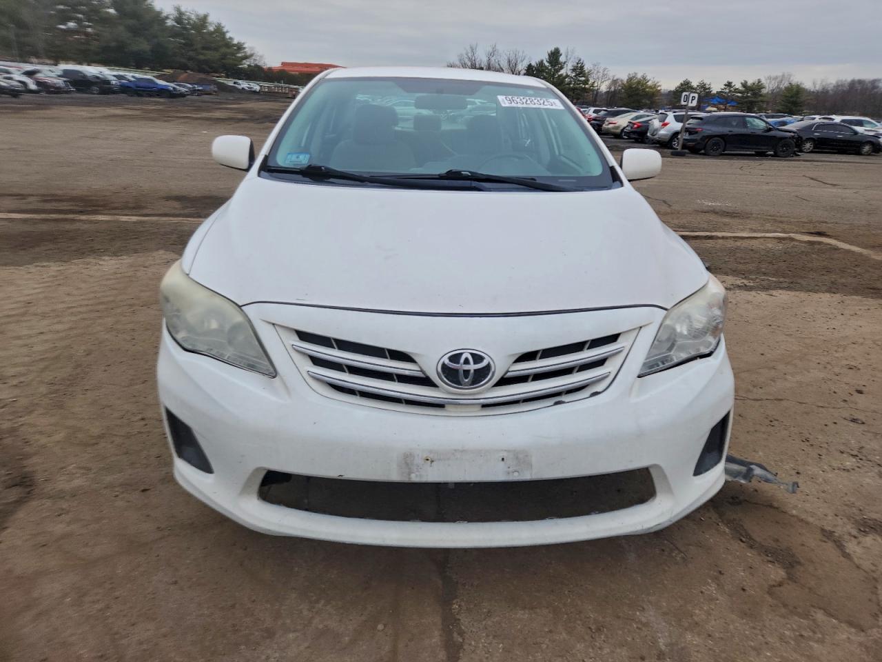 2013 TOYOTA COROLLA photo 5