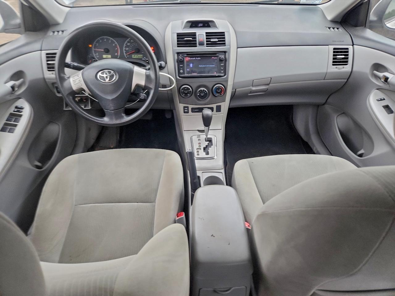 2013 TOYOTA COROLLA photo 8