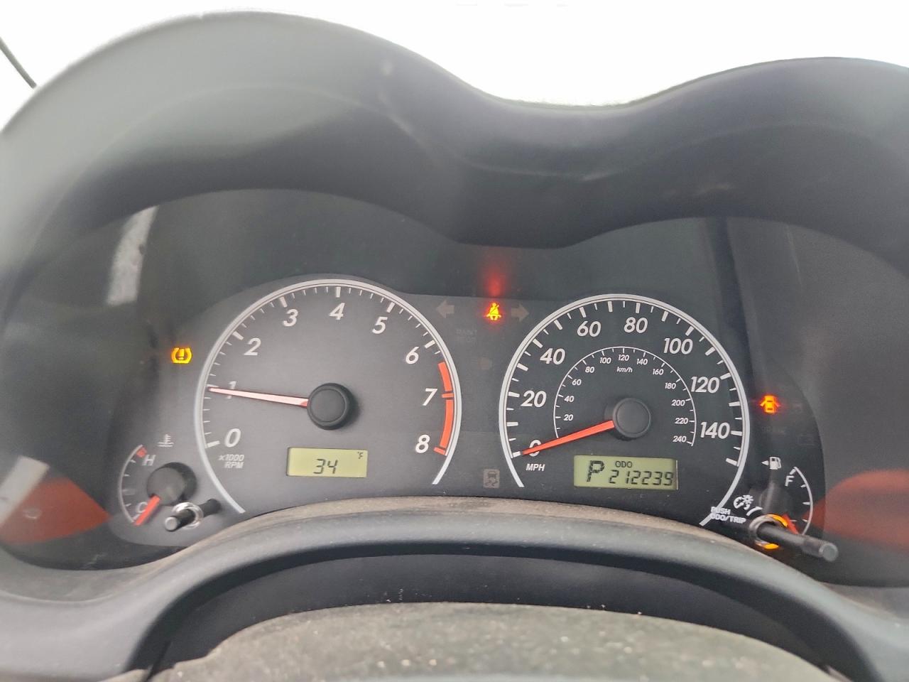 2013 TOYOTA COROLLA photo 9