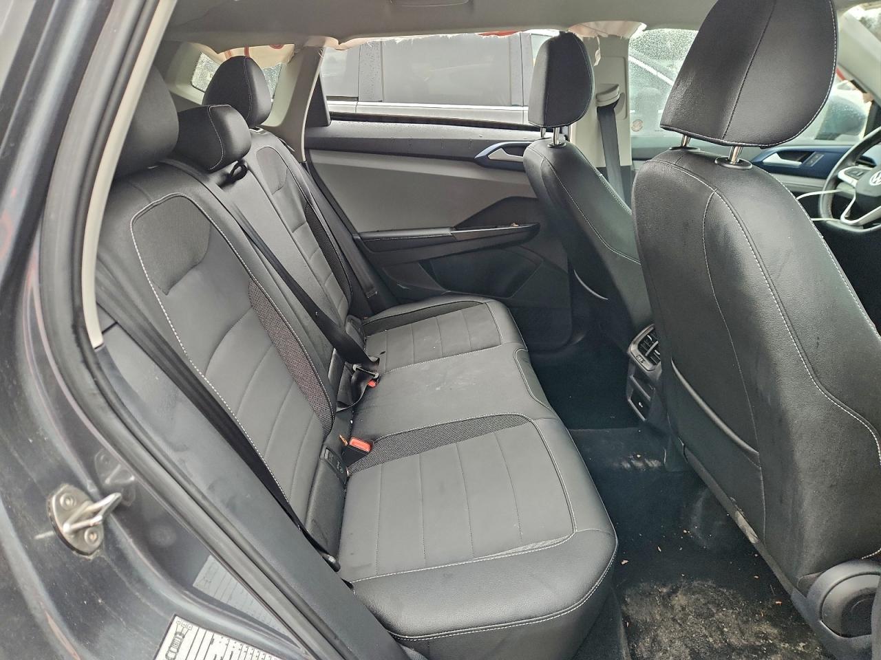 2024 VOLKSWAGEN TAOS SE photo 11