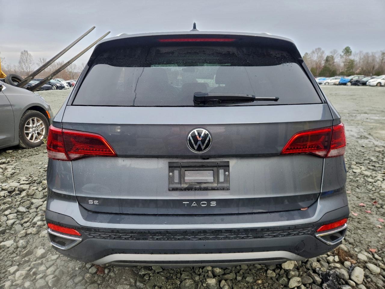 2024 VOLKSWAGEN TAOS SE photo 6