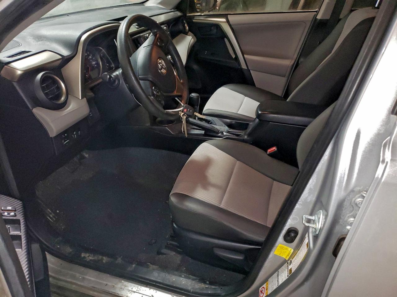 2013 TOYOTA RAV4 LE photo 19
