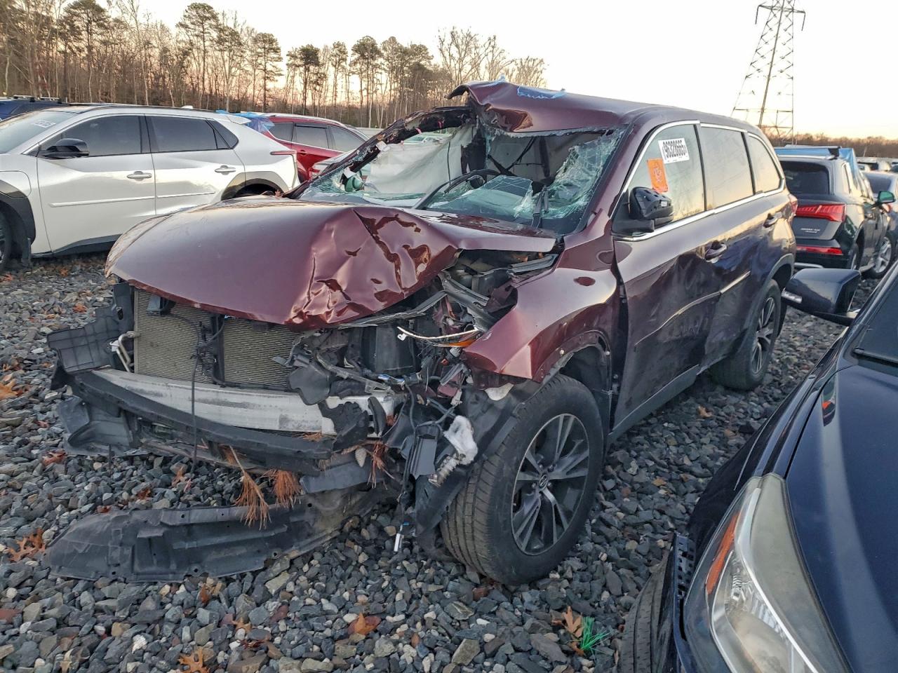 2019 TOYOTA HIGHLANDER LE — ALL OVER damage — photo 1