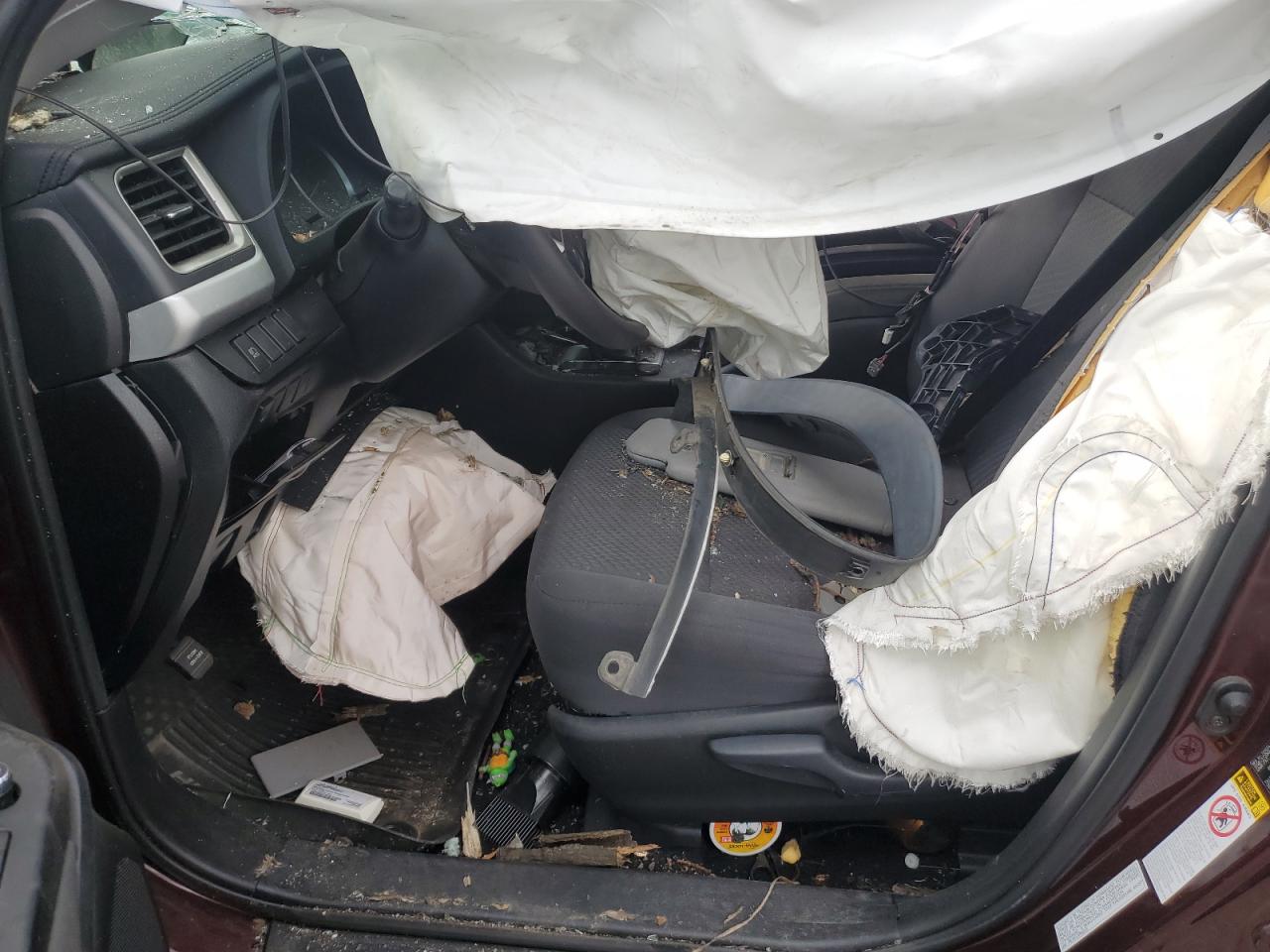 2019 TOYOTA HIGHLANDER LE photo 7