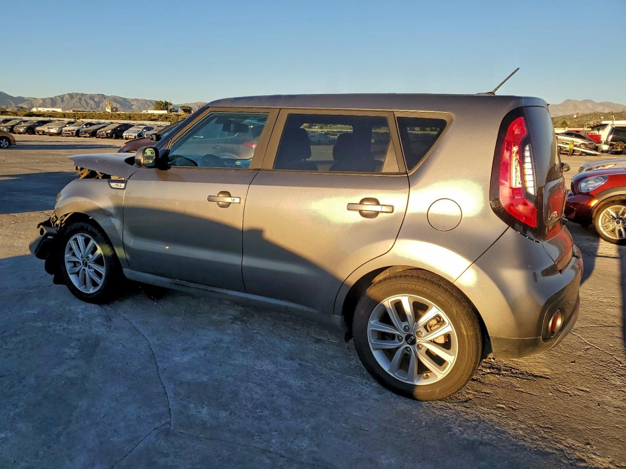 2018 KIA SOUL + photo 2