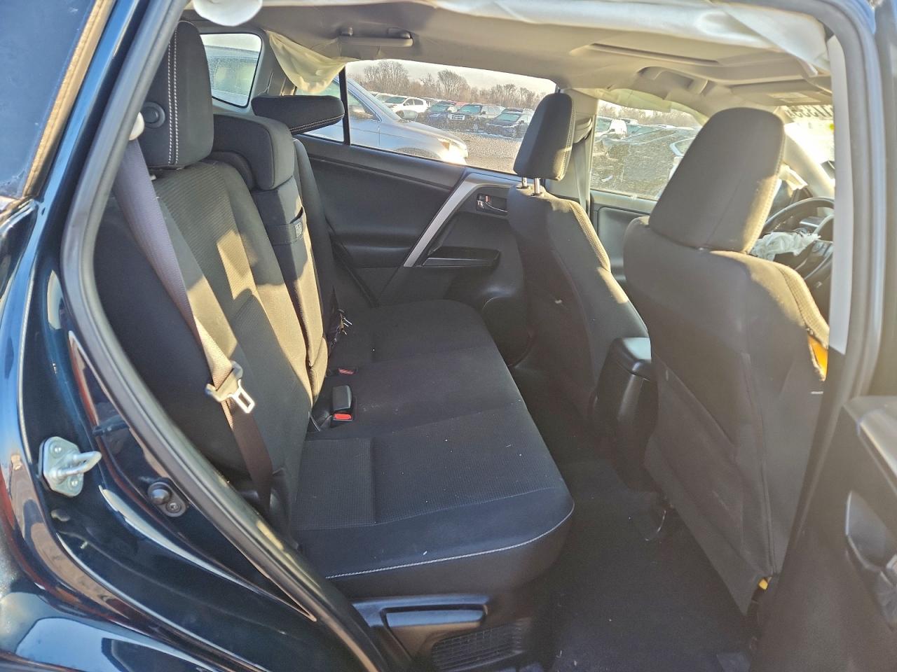 2017 TOYOTA RAV4 HV LE photo 21