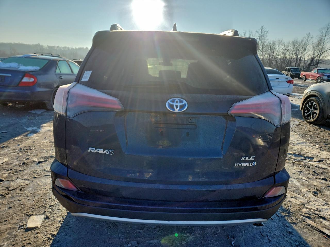 2017 TOYOTA RAV4 HV LE photo 11