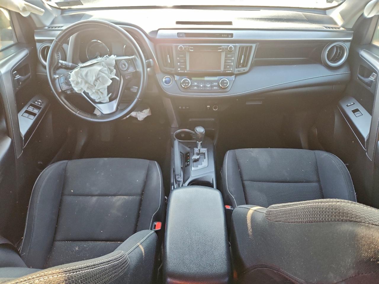 2017 TOYOTA RAV4 HV LE photo 15