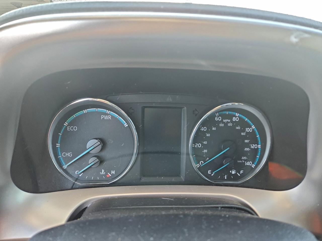 2017 TOYOTA RAV4 HV LE photo 17
