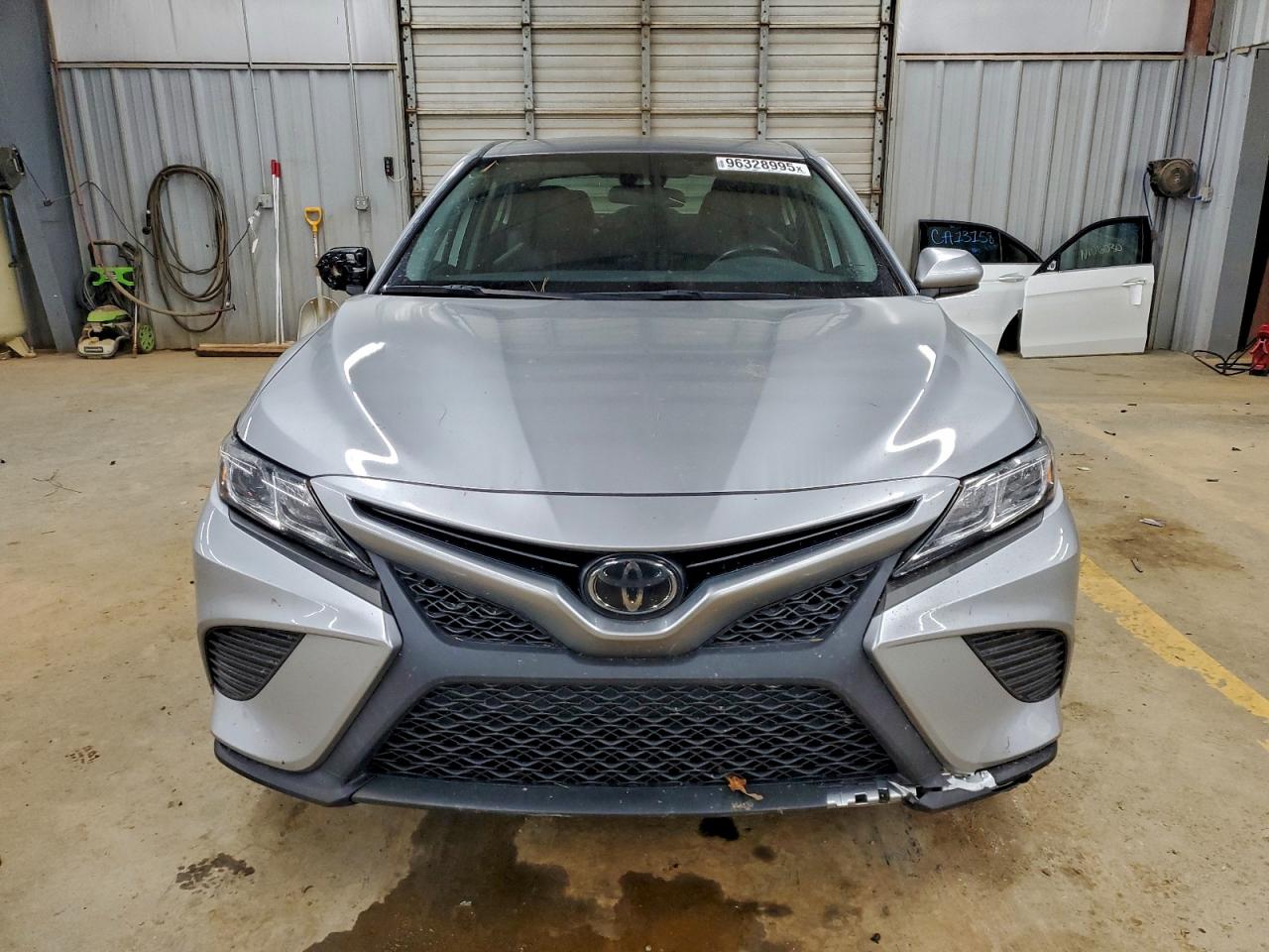 2020 TOYOTA CAMRY SE photo 9