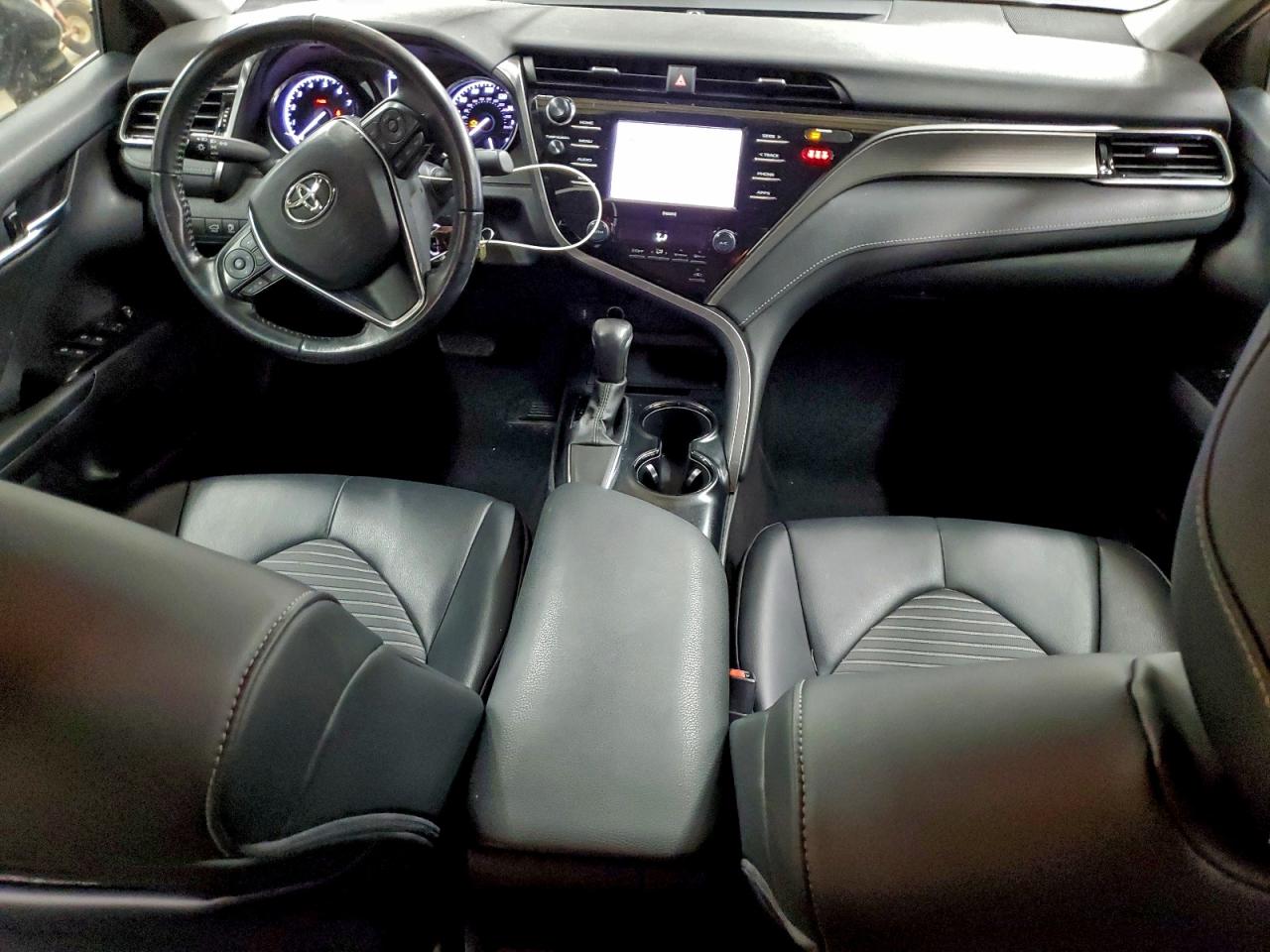 2020 TOYOTA CAMRY SE photo 15