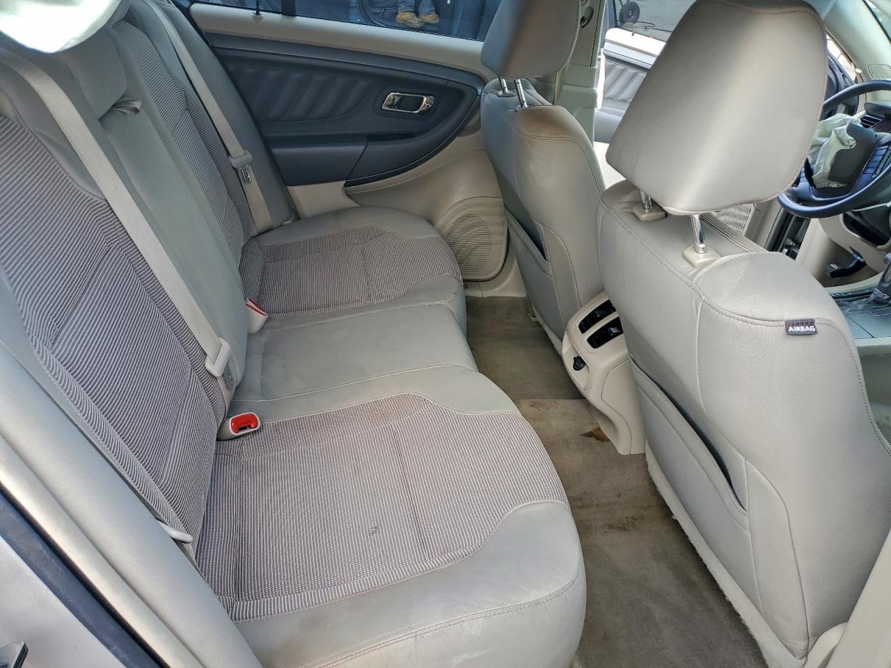 2011 FORD TAURUS SEL photo 10