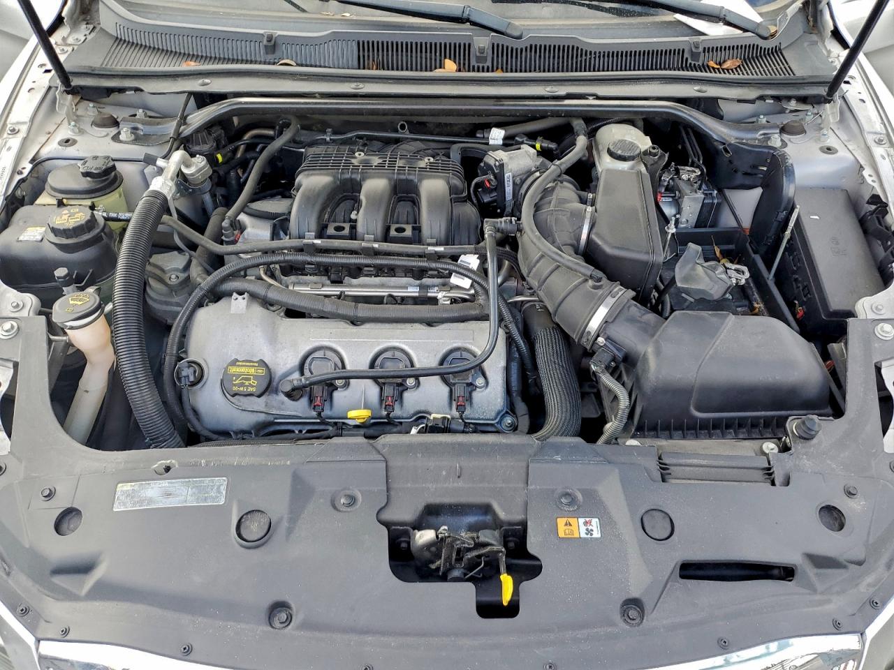 2011 FORD TAURUS SEL photo 11