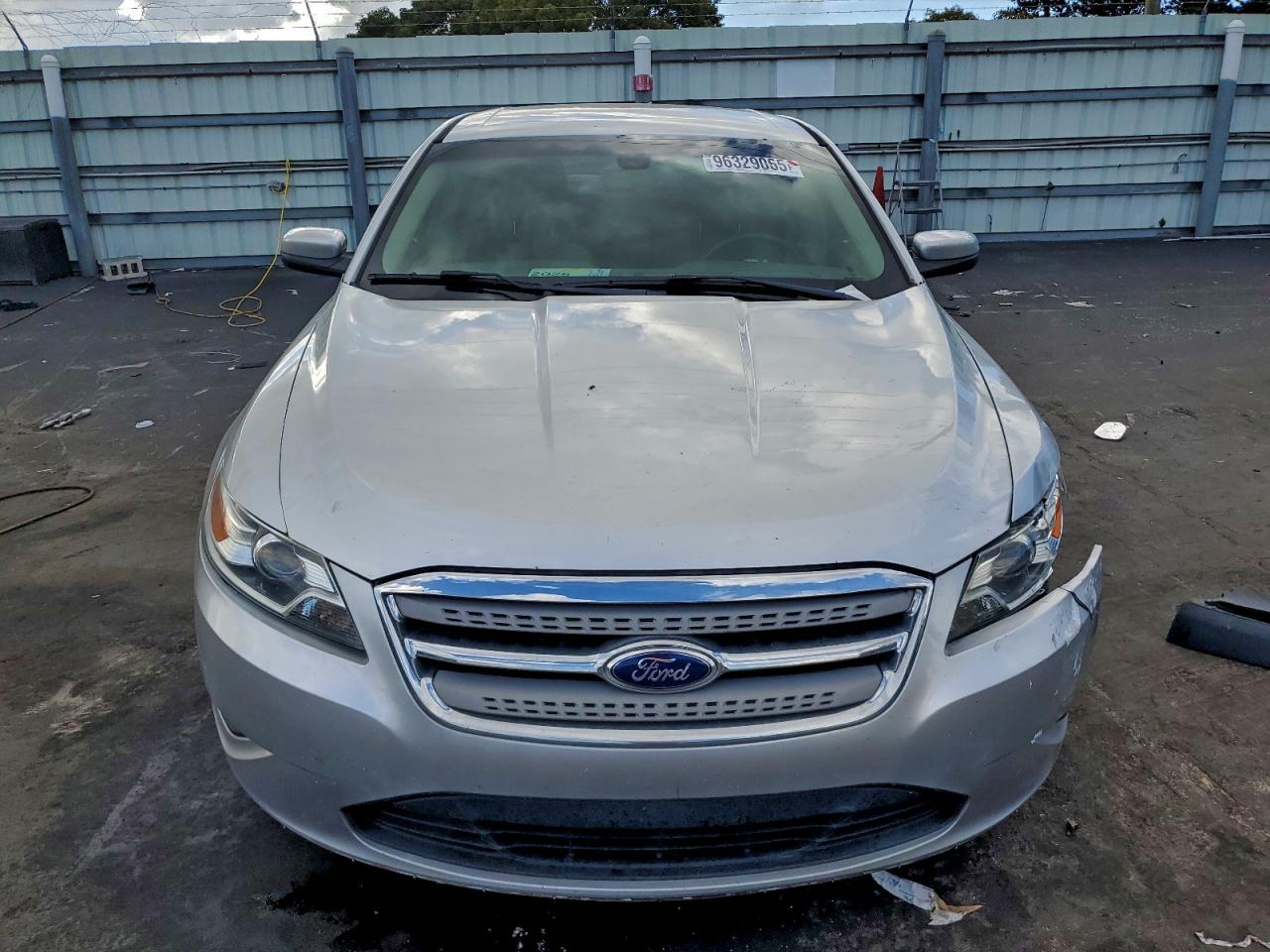 2011 FORD TAURUS SEL photo 5