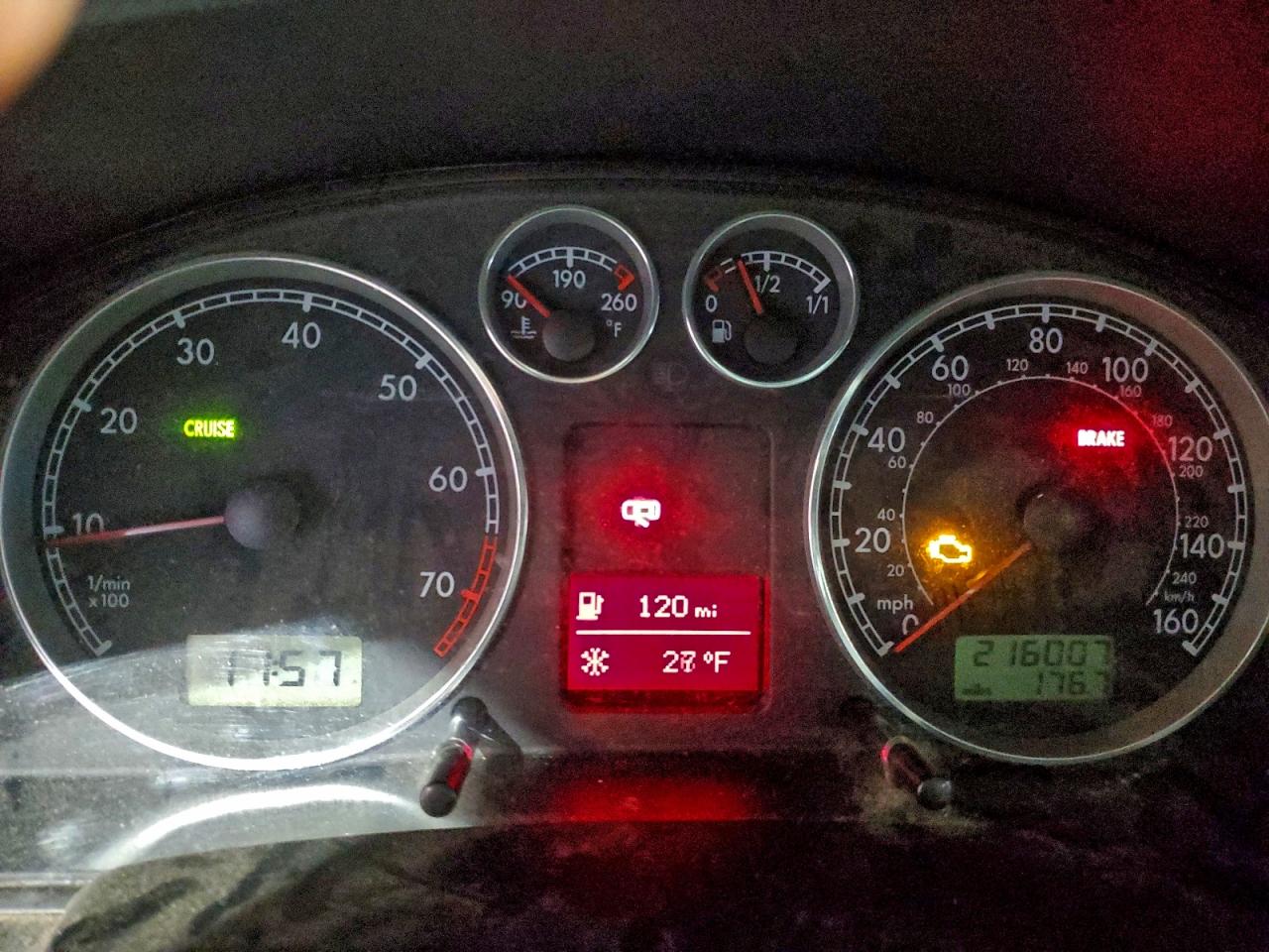 2003 VOLKSWAGEN PASSAT GL photo 9