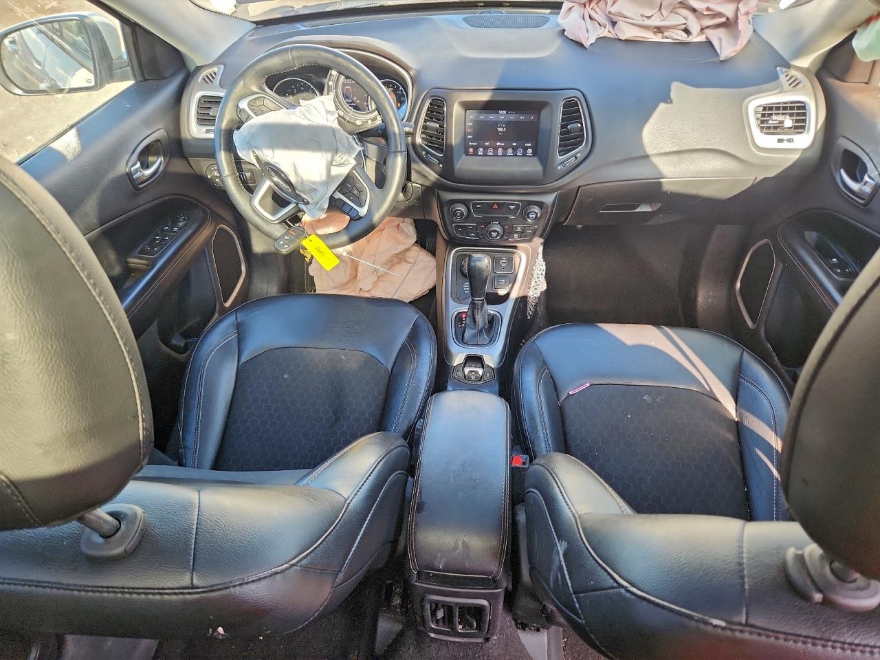 2019 JEEP COMPASS LATITUDE photo 8