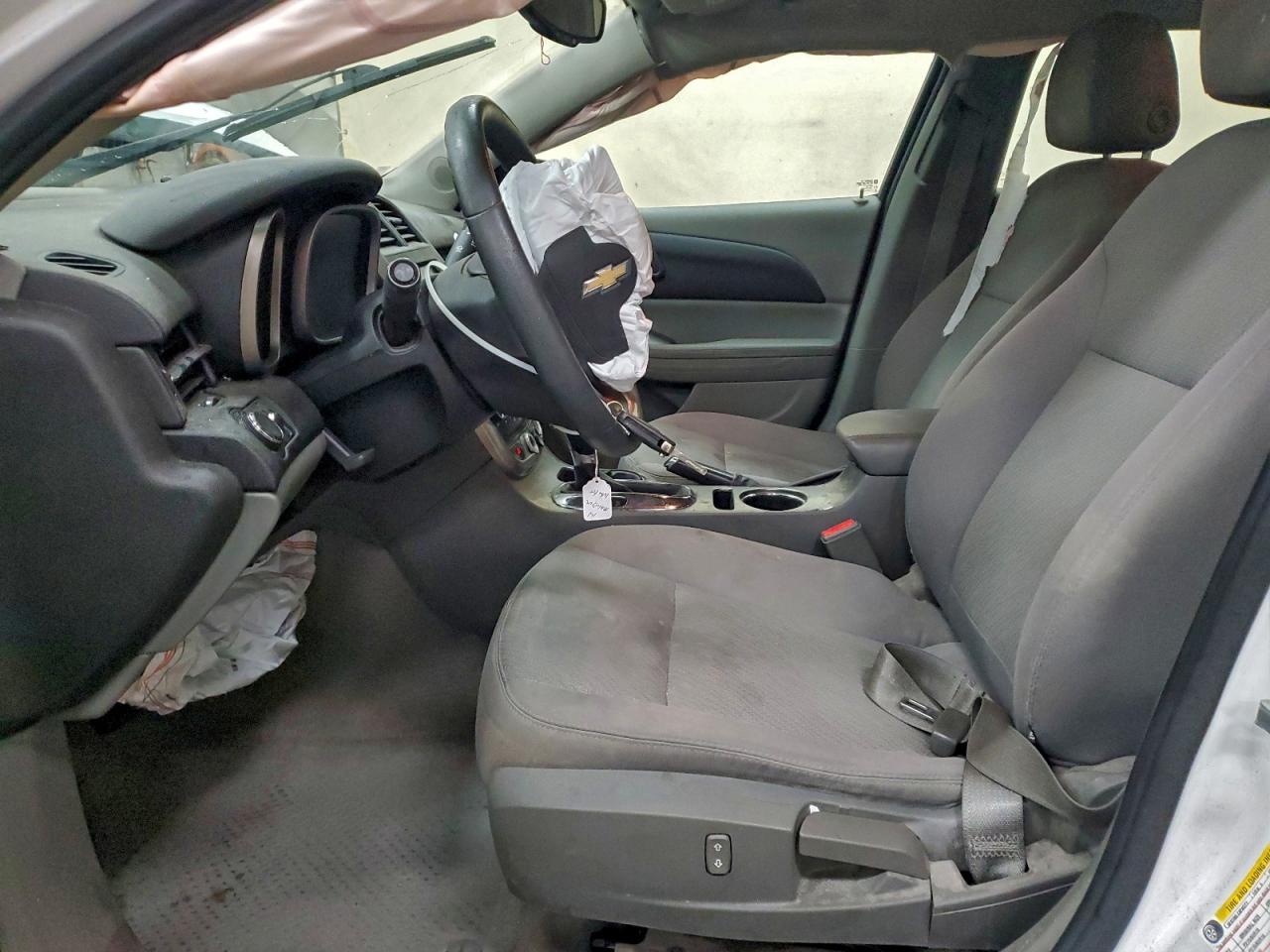 2014 CHEVROLET MALIBU LS photo 7