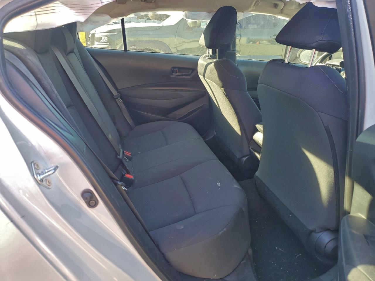 2022 TOYOTA COROLLA LE photo 10