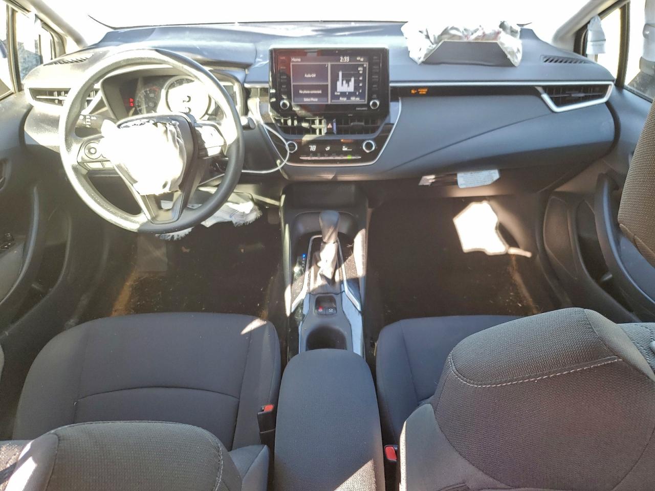 2022 TOYOTA COROLLA LE photo 8