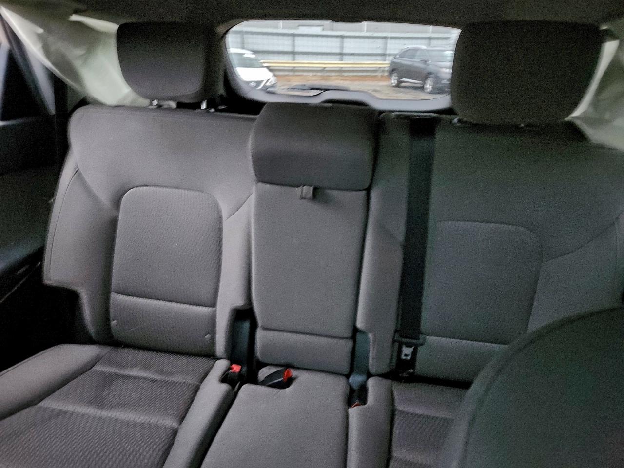 2016 HYUNDAI SANTA FE SE photo 10