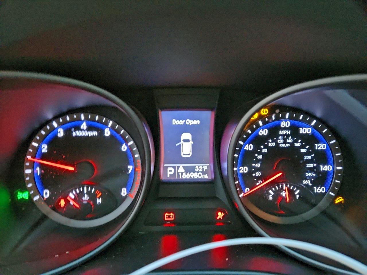 2016 HYUNDAI SANTA FE SE photo 9