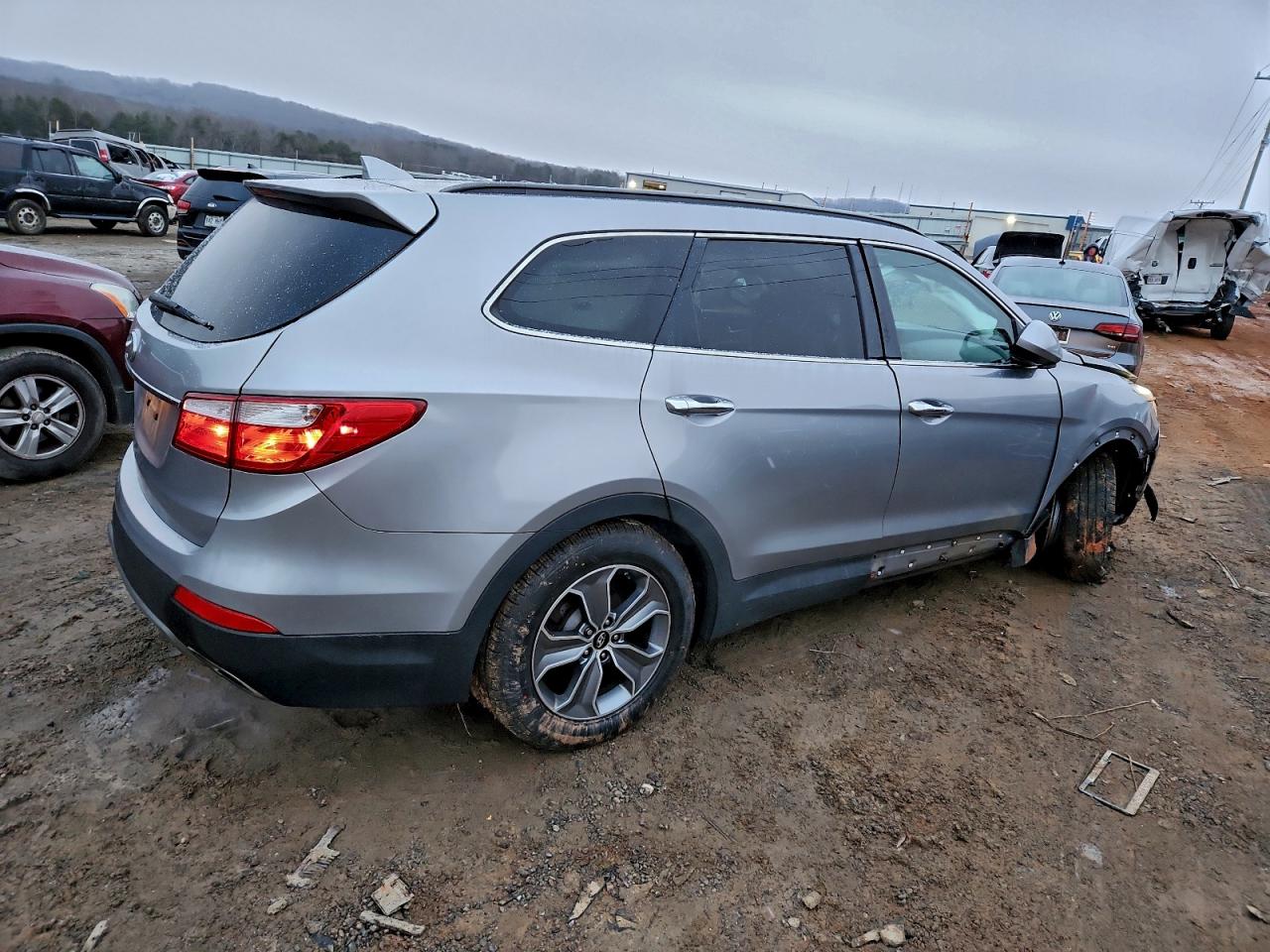 2016 HYUNDAI SANTA FE SE photo 3