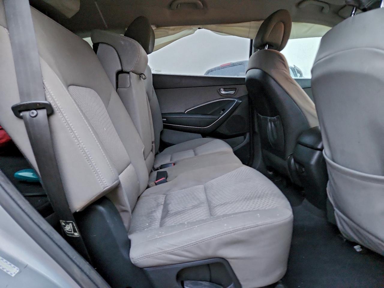 2016 HYUNDAI SANTA FE SE photo 11